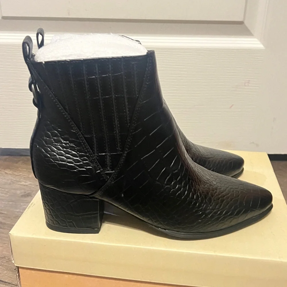 NEW Women's Black Croc-Embossed Ankle Boots - Sleek Pointed Toe